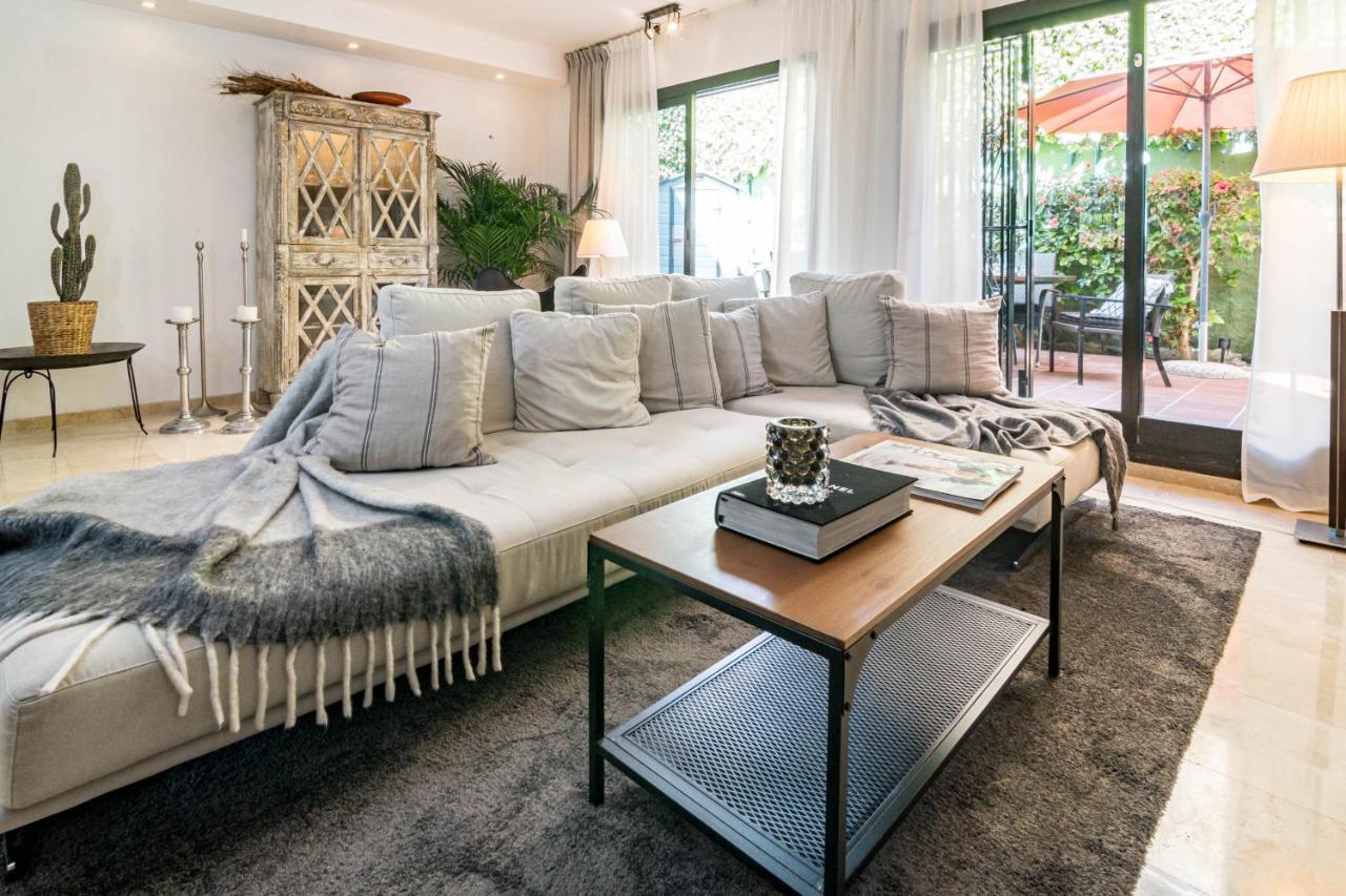 Hébergement de vacances Seaside 3 Bedroom Townhouse In San Pedro Close To The With Private Garden *