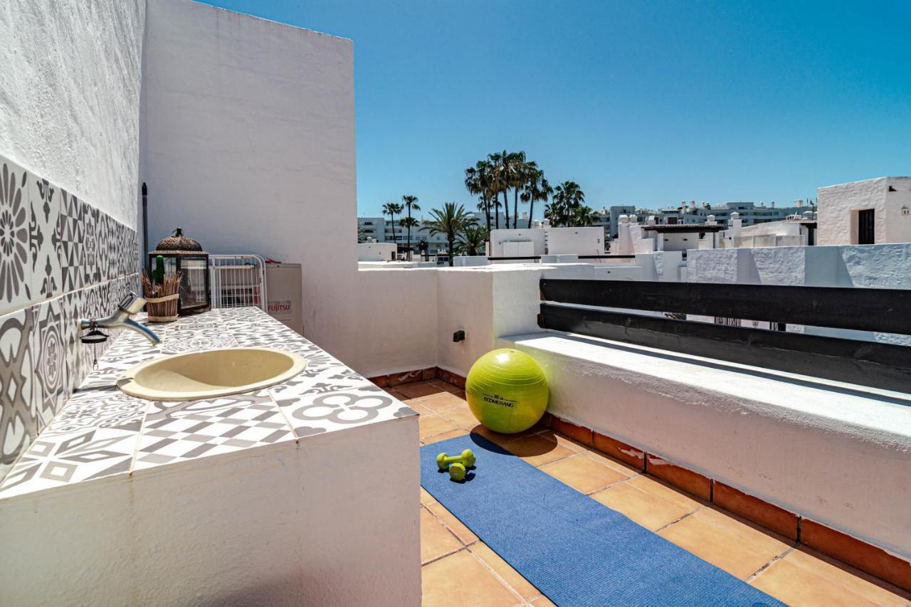 Hébergement de vacances Seaside 3 Bedroom Townhouse In San Pedro Close To The With Private Garden *