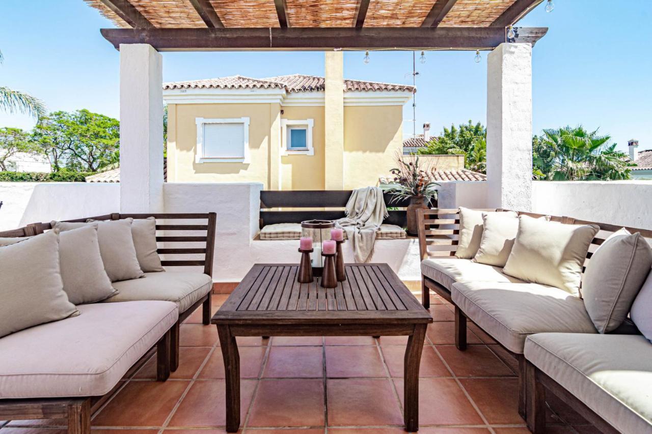 Seaside 3 Bedroom Townhouse In San Pedro Close To The With Private Garden Hébergement de vacances *